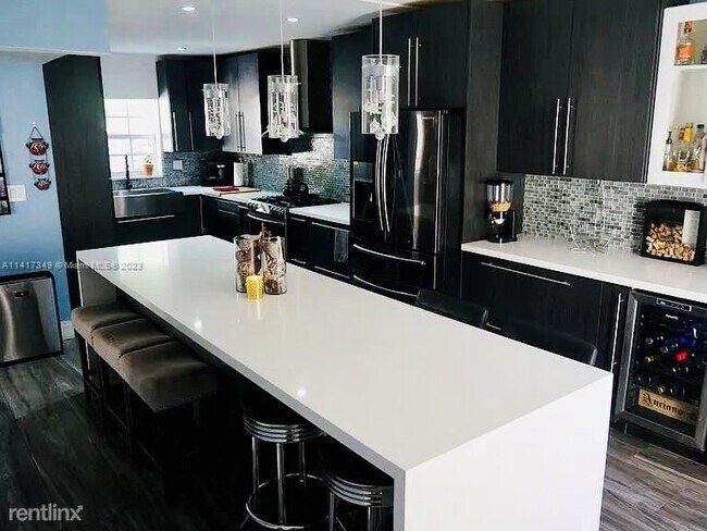 Building Photo - 3 br, 2.5 bath Townhome - 6747 Crooked Pal...