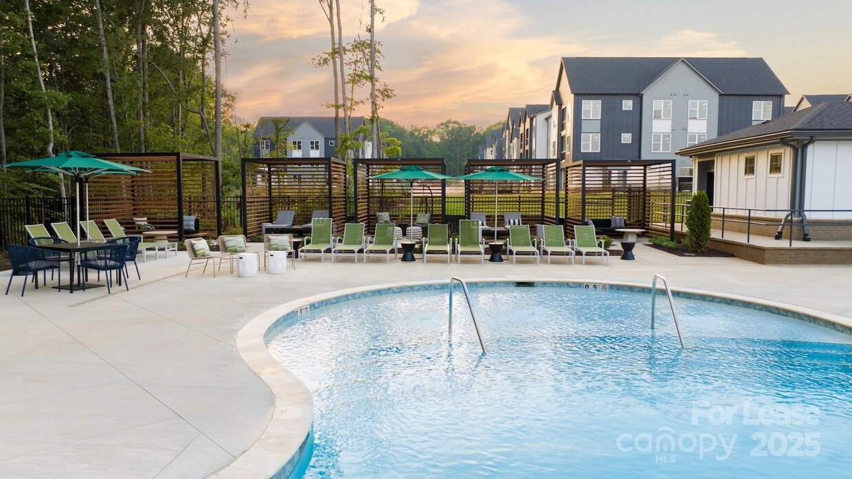 Primary Photo - 5200 Oxford Pond Dr