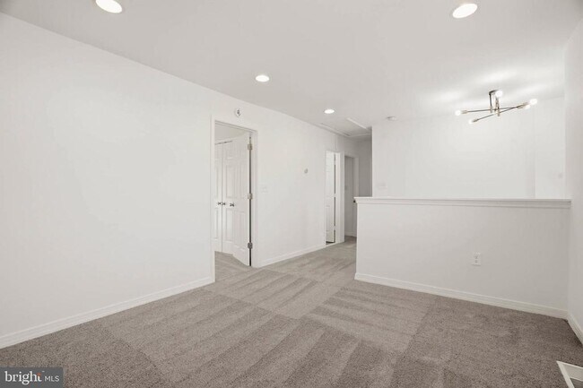 Building Photo - 9518 Blanchard Dr