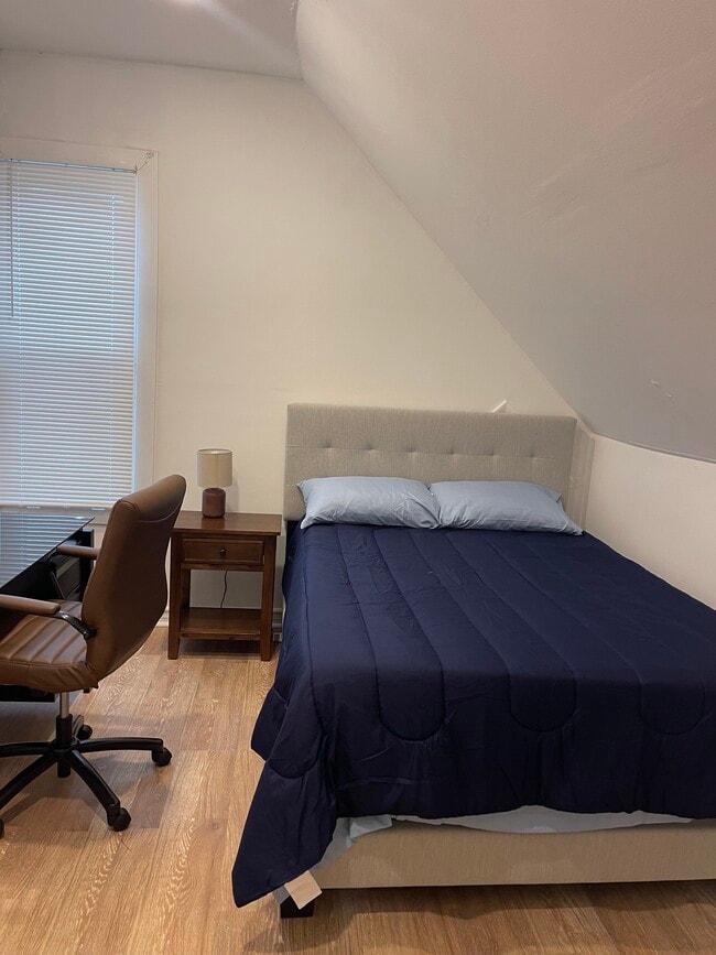 Foto del edificio - 4926 W Medill Ave