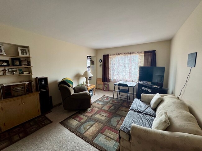 Sala de estar - 5224 W Forest Home Ave