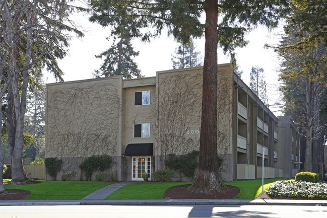 Building Photo - Remington Place Apartments