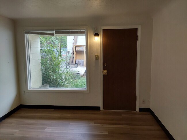 Foto del edificio - 103 E Stuart St