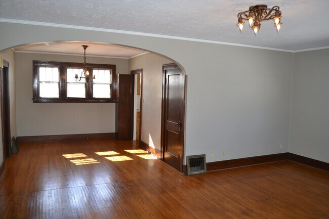 Foto del edificio - 821 W 22nd St