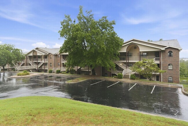 Foto del edificio - 350 Wildwood Dr S