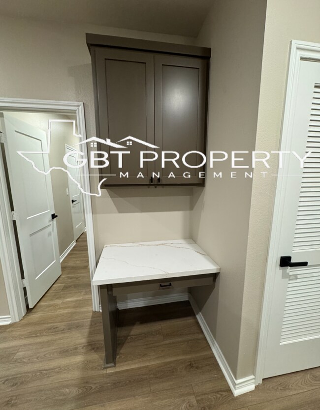 Foto del edificio - Brand New Apartments!!  2 Bedroom 2 Bath!