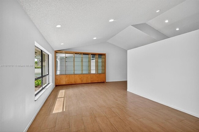 Building Photo - 9721 Majestic Way