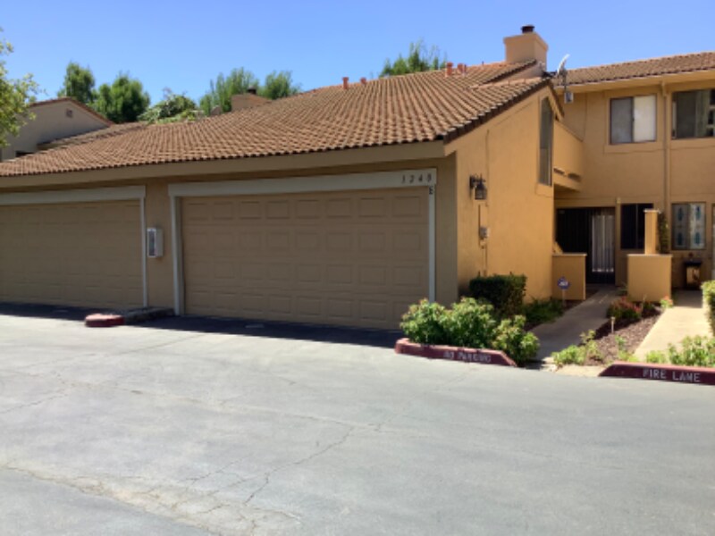 Foto principal - 1240 W Roseburg Ave