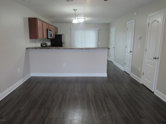 Foto del edificio - 216 Glen Cannon Drive