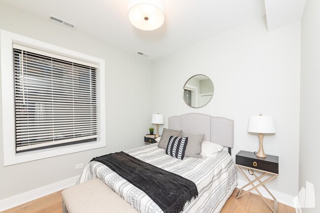 Foto del edificio - 2020 W Montrose.-1A