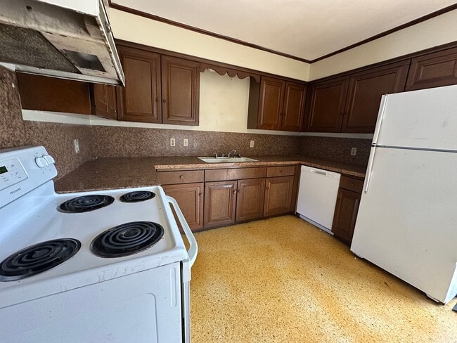 Building Photo - 405 N Inglewood, Apt 25-28
