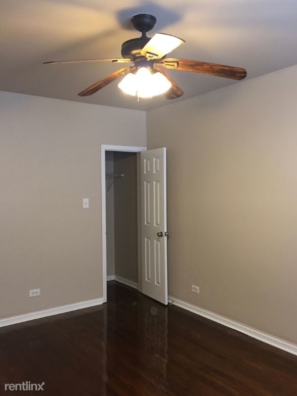 Building Photo - 2 br, 1 bath Apartment - 2449 E. 77th St