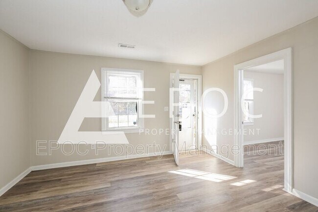 Foto del edificio - 709 Lakeside Ave