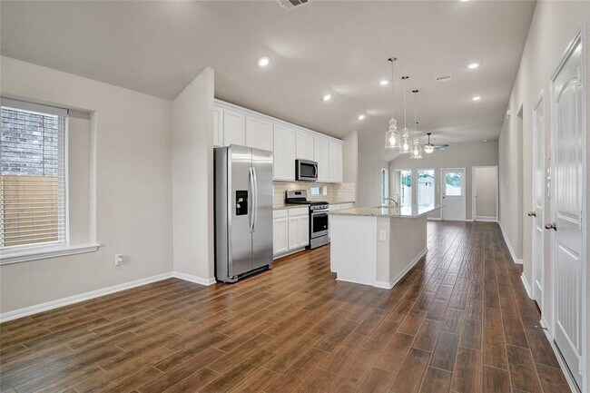 Building Photo - 4235 Green Landing Dr