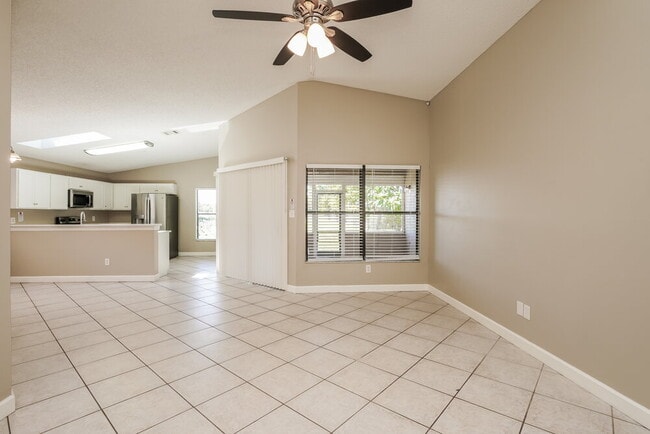 Building Photo - 3422 Burlington Dr