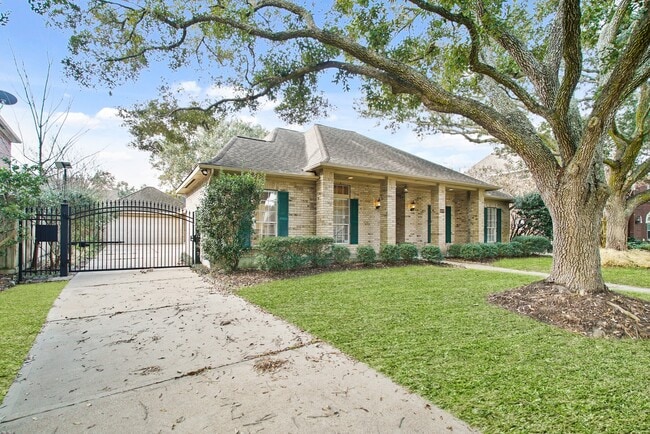 Foto del edificio - 1438 Crescent Green Dr