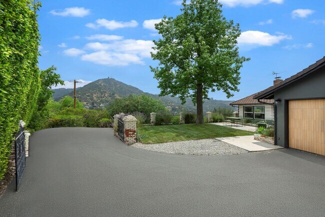Foto del edificio - 1741 Golf Club Dr