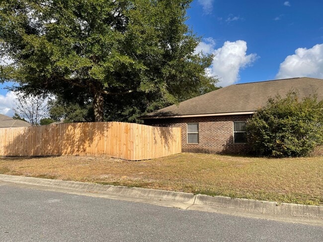 Building Photo - Beautiful 3BR/2BA Home in Rustic Ridge - Minutes from NAS Whiting Field