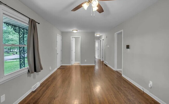 Foto del edificio - 13133 Sycamore Ave
