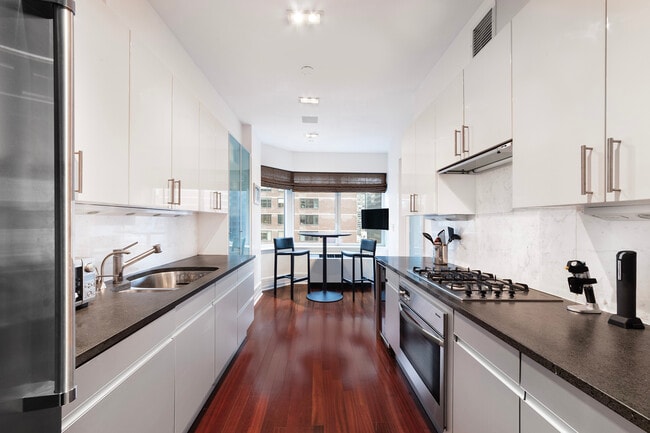 Photo - 300 E 55th St Apartment