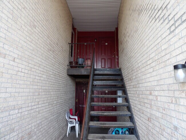 Foto del edificio - 140 Landings Dr