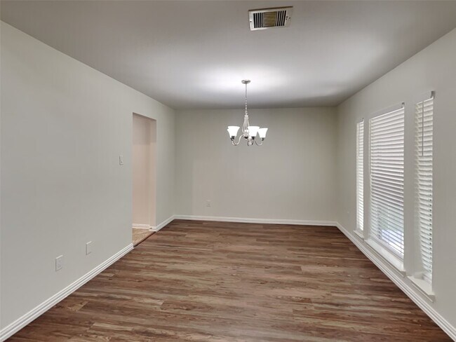 Foto del edificio - 26949 Carriage Manor Ln