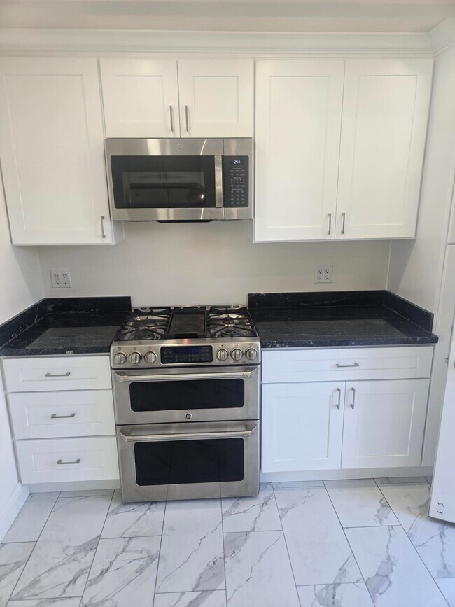 Foto del edificio - 5137 Garvin Ave