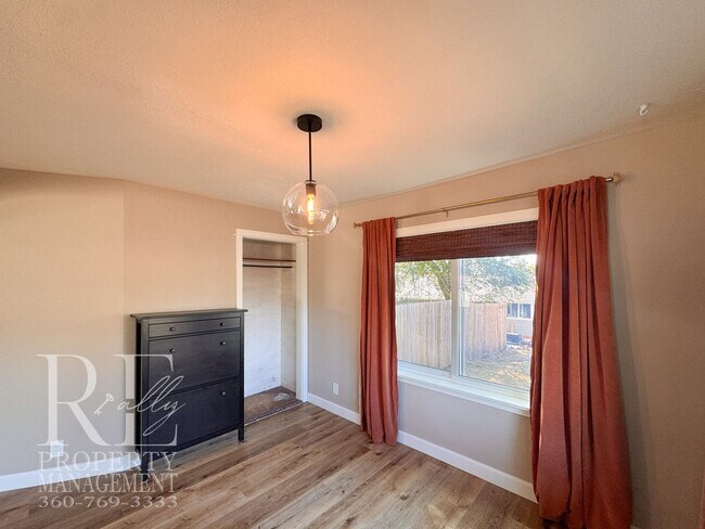 Foto del edificio - 2207 E 24th St