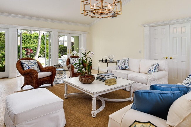 Building Photo - 222 Miraflores Dr