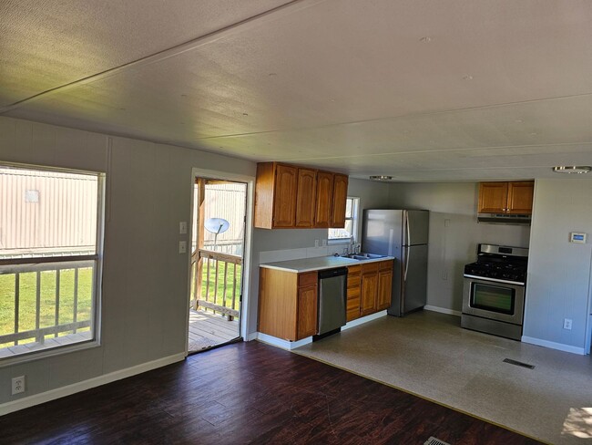 Foto del edificio - Freshly renovated 2 bed 1 bath Mobile Home