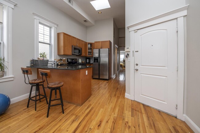 Building Photo - 152 Highland Ave