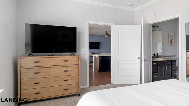 Foto del edificio - 14807 Woodland Hills Dr