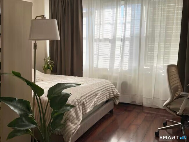 Foto del edificio - 30 Glenbrook Rd