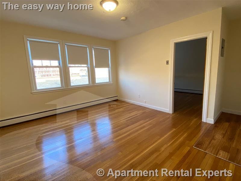 Primary Photo - 160 N Beacon St