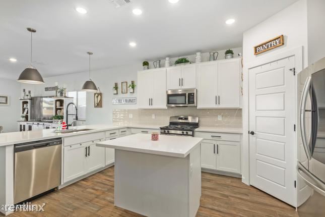 Building Photo - 5 br, 3 bath House - 35378 R W Santa Barba...