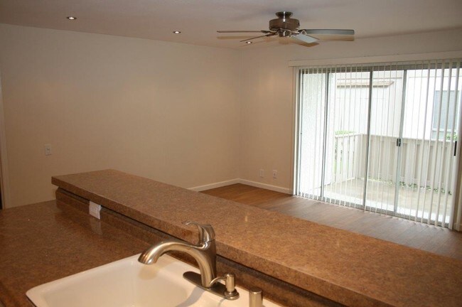 Foto del edificio - 2845 S Fairview St