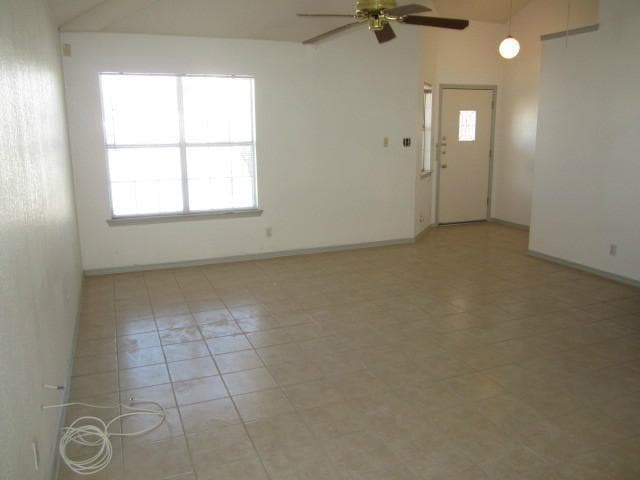 Building Photo - 1468 Plaza Verde Dr