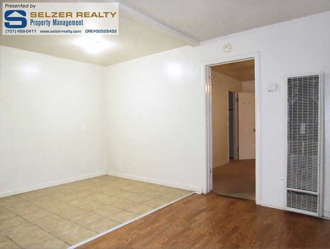 Foto del edificio - Cozy & conveniently located 1 bd. duplex!
