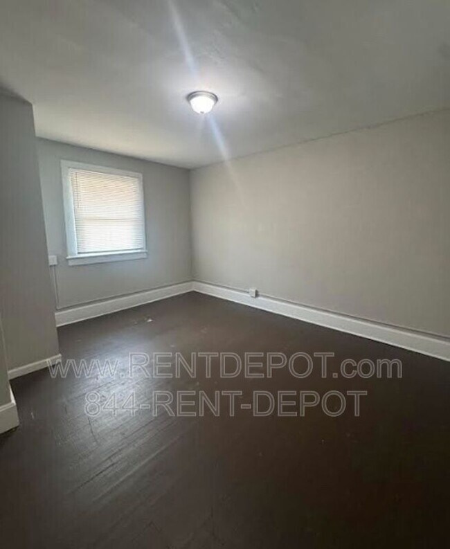 Foto del edificio - 805-805 Hess Ave
