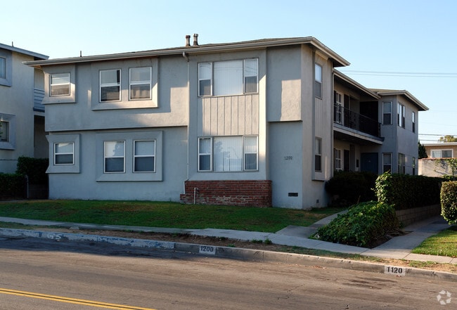 Building Photo - 1200 E Imperial Ave