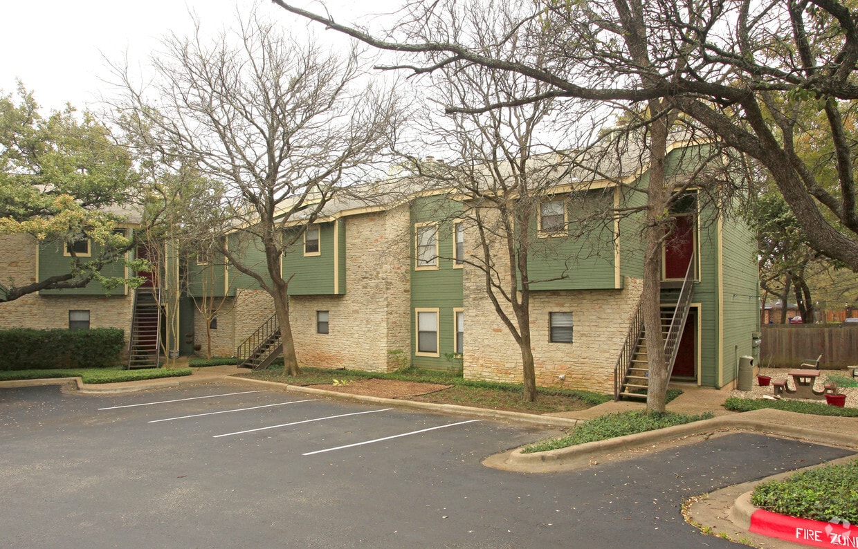 Primary Photo - Columbia Oaks - Condo/Townhomes
