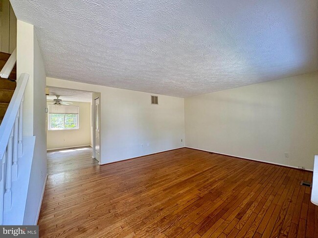 Building Photo - 8064 Steeple Chase Ct