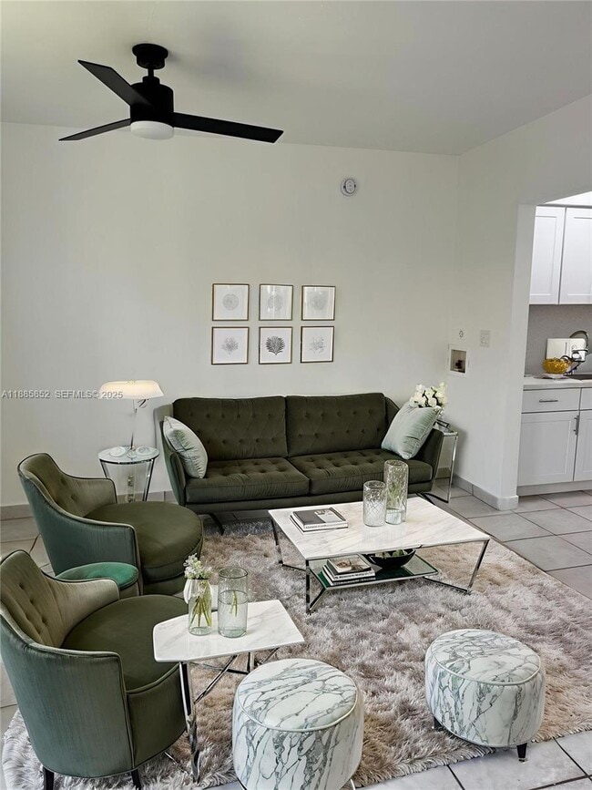 Building Photo - 2170 Bay Dr