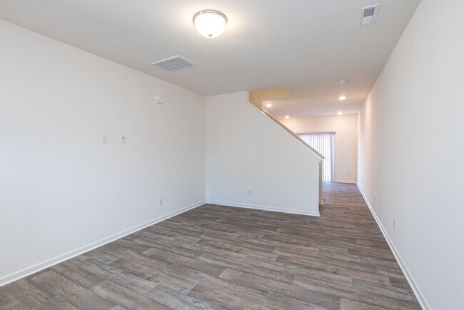 Foto del edificio - 3 br 2.5 ba townhome with 1 car garage Ready now!