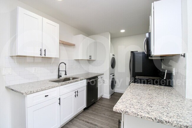 Foto del edificio - 4211 E Palm Ln
