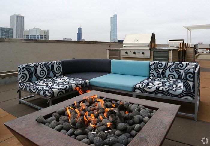 Primary Photo - Huge 1 Bedroom in The Heart of Everything!