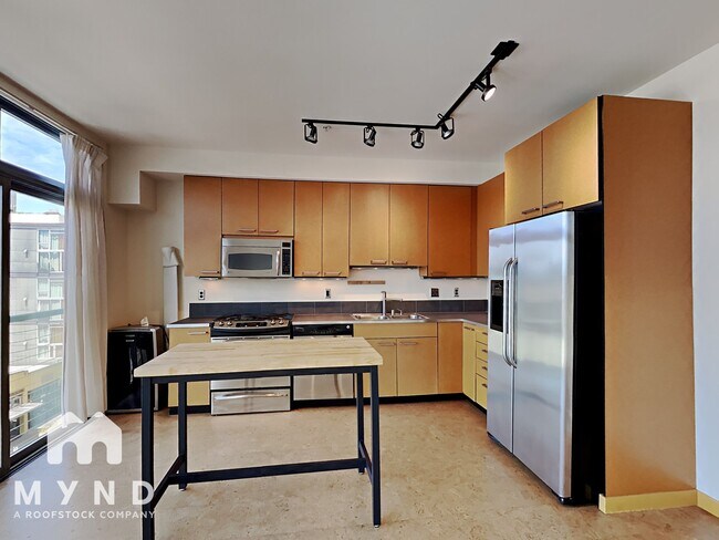 Foto del edificio - 1414 12th Ave
