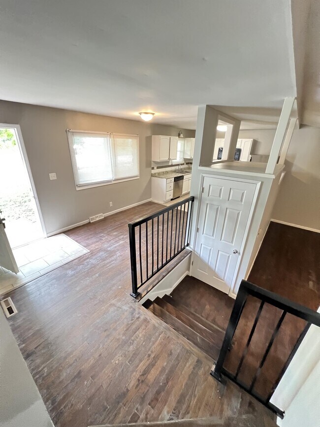 Foto del edificio - 5358 N Palmer Ave