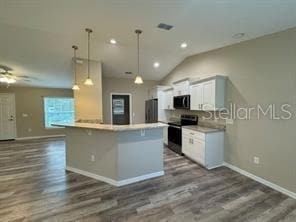 Building Photo - 226 Oak Cir