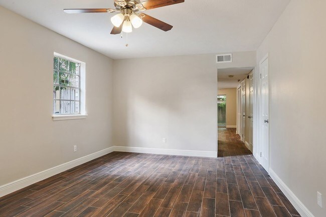 Foto del edificio - 1166 Carrollton Ave